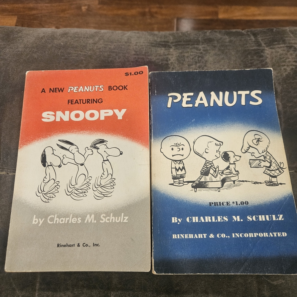 Lot Of 10 Charles Schultz books Comic Style From The 60's Excellent Condition